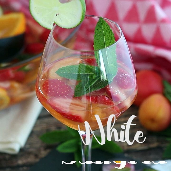 White sangria - sangria with white wine