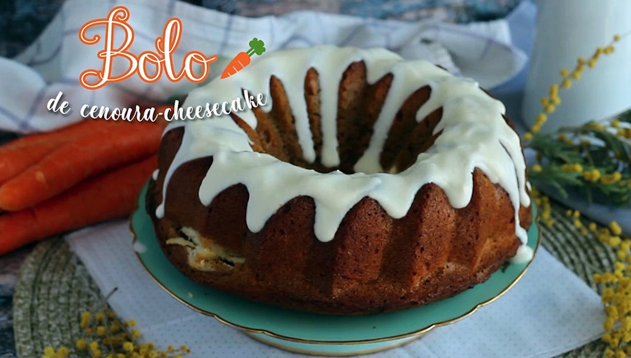 Bolo de cenoura recheado com creme cheesecake
