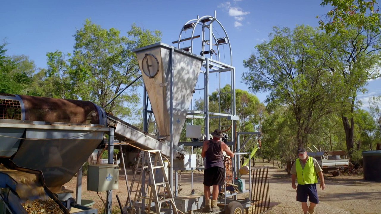 Gem Hunters Down Under S02 E05 Necessity in the Mother of