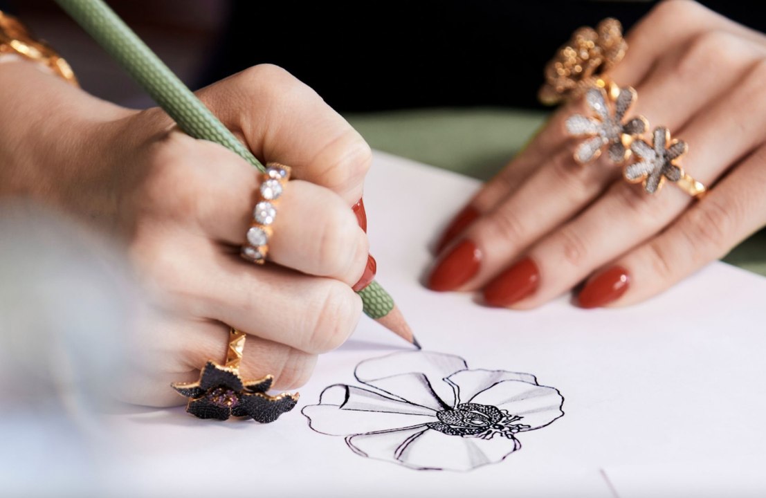 Pour Noël, Begüm Khan réinvente le plus iconique des flacons Guerlain