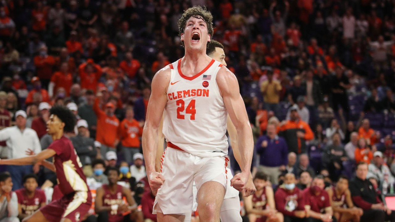 Clemson Tigers Stay Unbeaten with Win vs. South Carolina