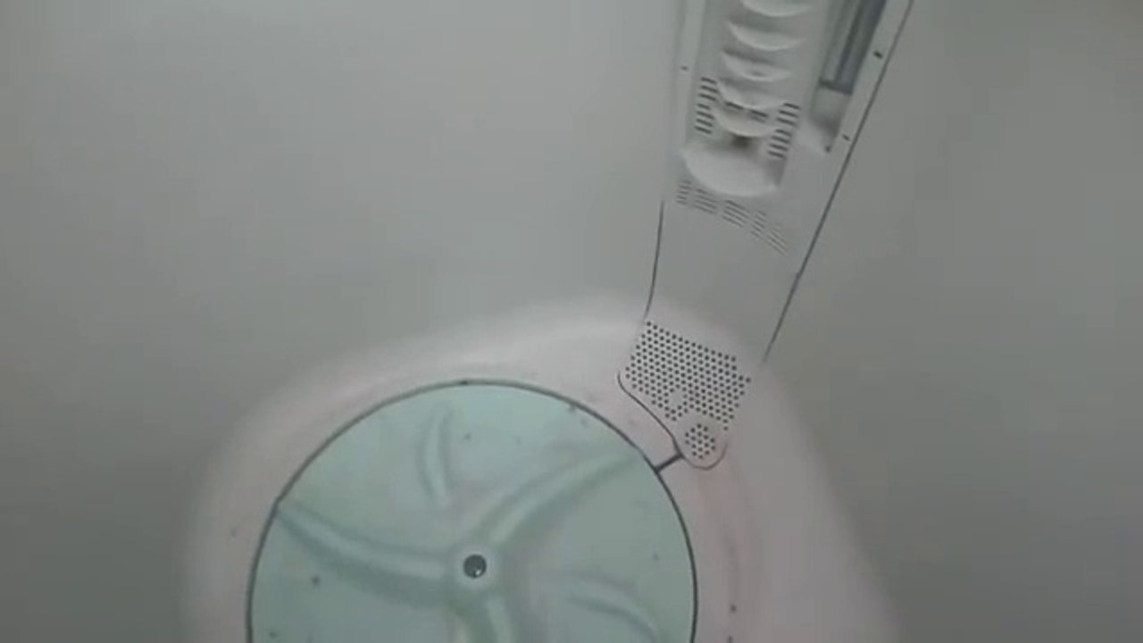 اصلاح مشكلة تسريب المياه من حوض الغسيل في الغسالة توشيبا هاف أتوماتيك