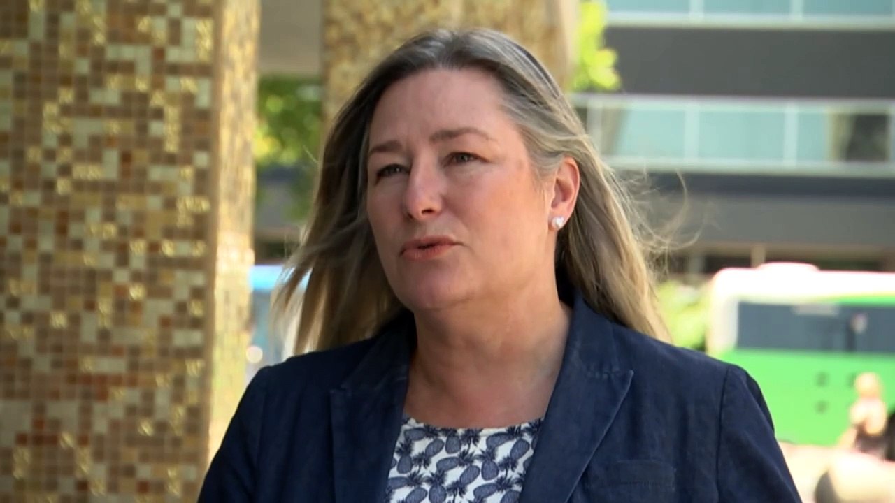 Canberra public schools ban mobile phones in classrooms by 2024