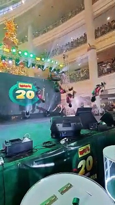 Coco Martin, Dimples Romana, Melay Cantiveros and daughters at Mang Inasal event | PEP Goes To