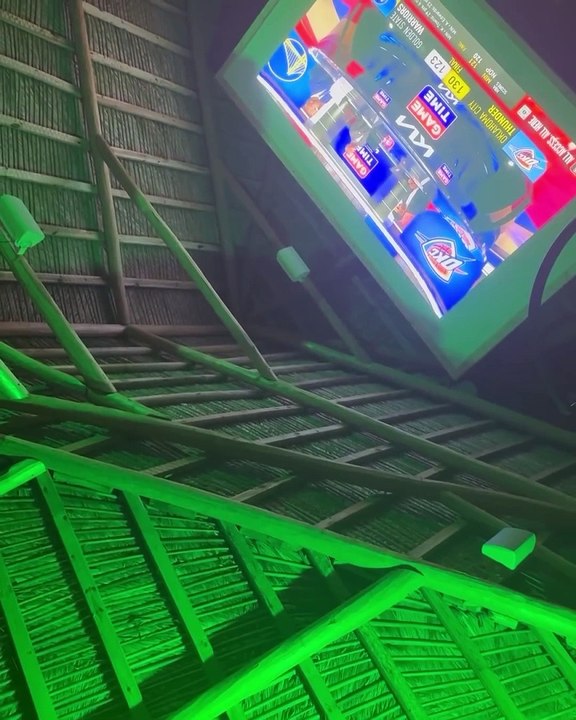 ¡6ix9ine publica varios vídeos de Yailin "La más viral" aparentemente agrediéndolo!