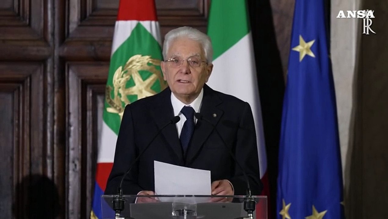 Mattarella: "La violenza sulle donne e' intollerabile"