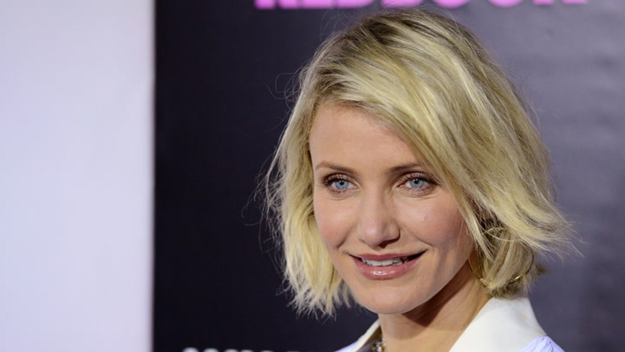 Cameron Diaz Thinks Couples Sleeping In Separate Bedrooms Should Be "Normalized"