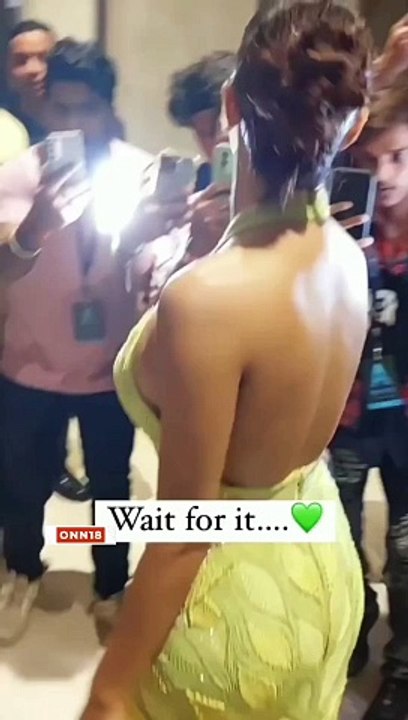 Sexy Jhanvi Kapoor Become Green Starfish
