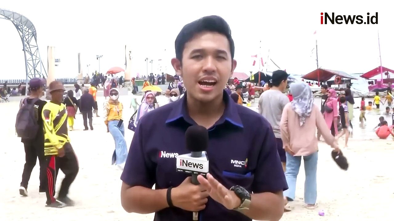 Suasana Ancol pada Libur Tahun Baru, Pantai Menjadi Destinasi Favorit Keluarga