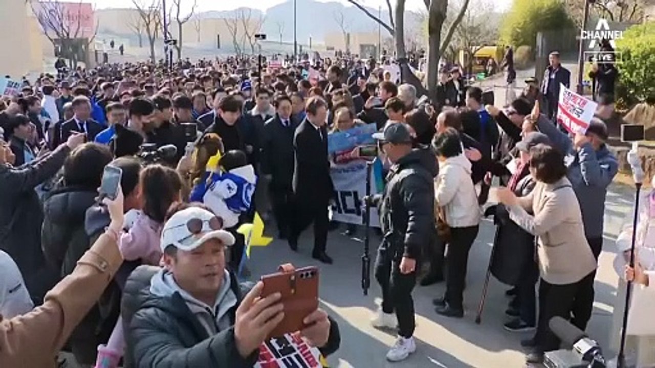이재명, 봉하 찾아 ‘단합’ 행보