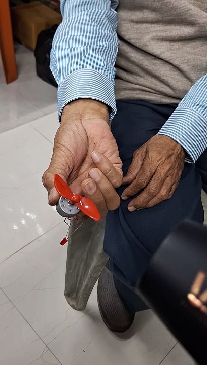 wind turbine or wind mill working model science project