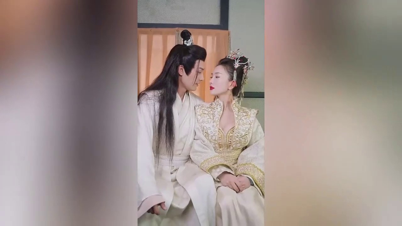 14-穿越短剧《醉卧美人膝，醒掌天下权》2