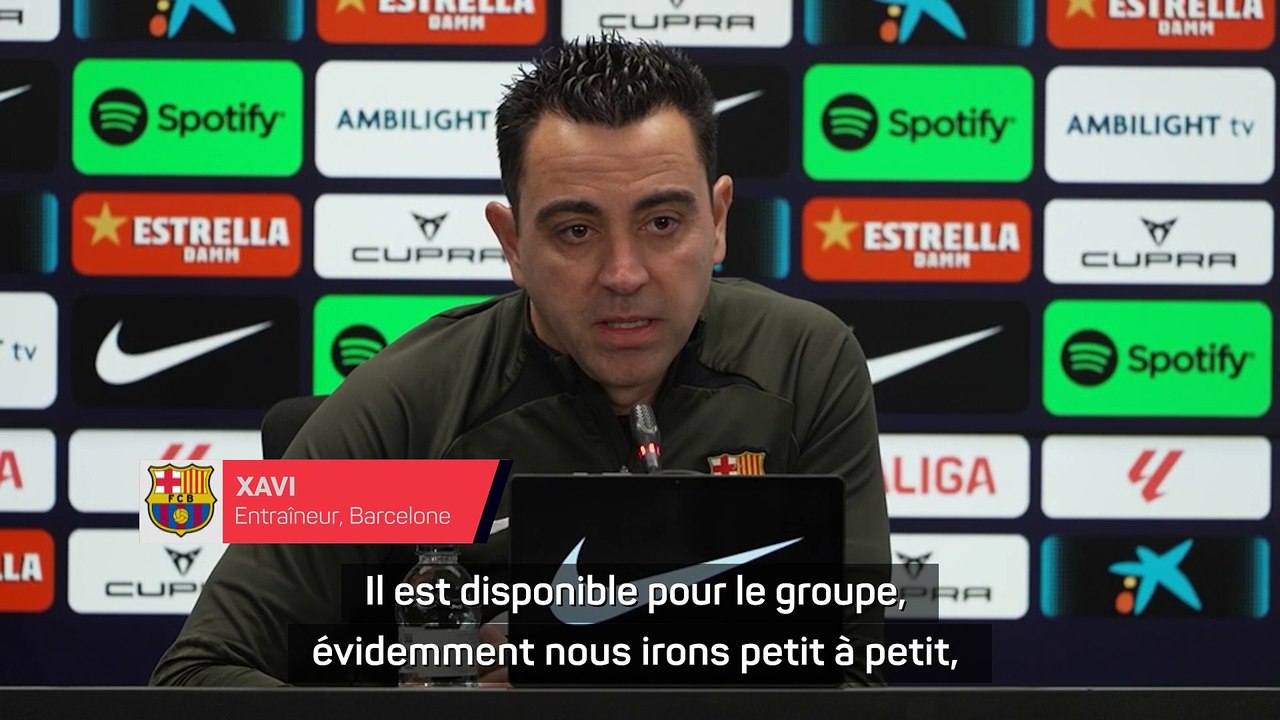 Xavi sur Vitor Roque : "Il s'adapte bien"