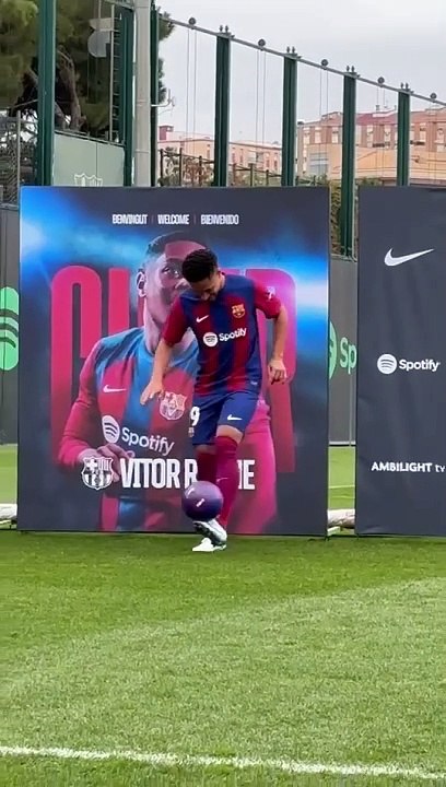 Los malabarismos de Vitor Roque con el balón