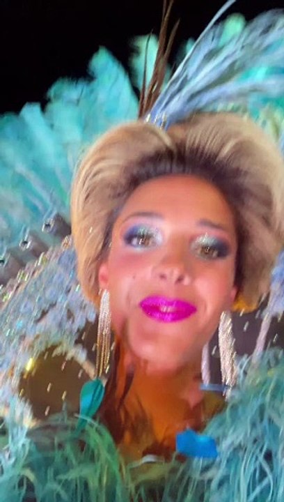 saludos de la reina en la primera precarnavalera