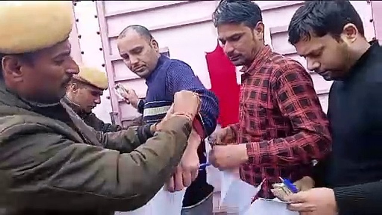 कड़ाके की सर्दी में 38.92 फीसदी परीक्षार्थी ने ही दी परीक्षा