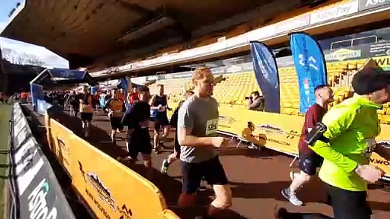 Wolverhampton 10k 2024 starts at the Molineux