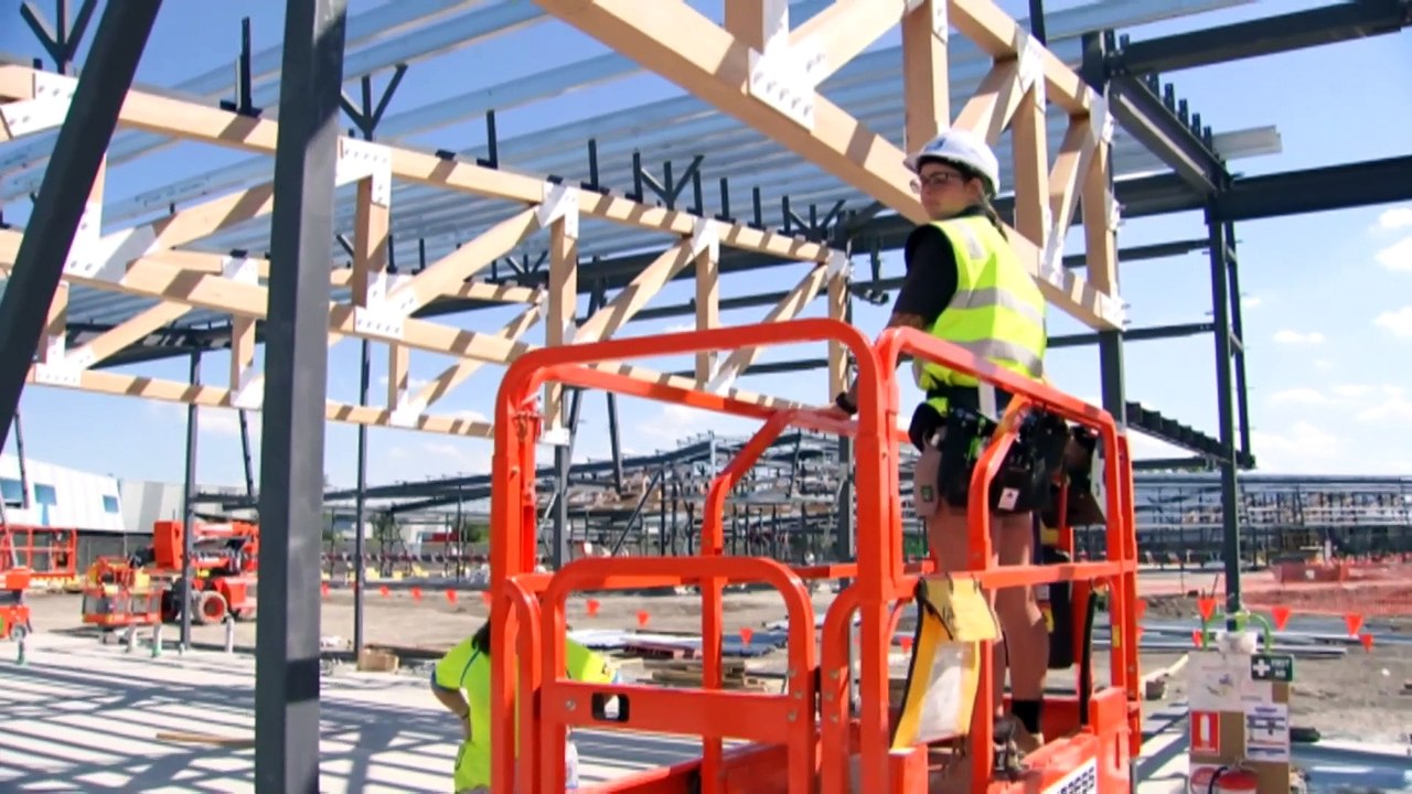 Analysis shows many more construction workers needed to meet government goals