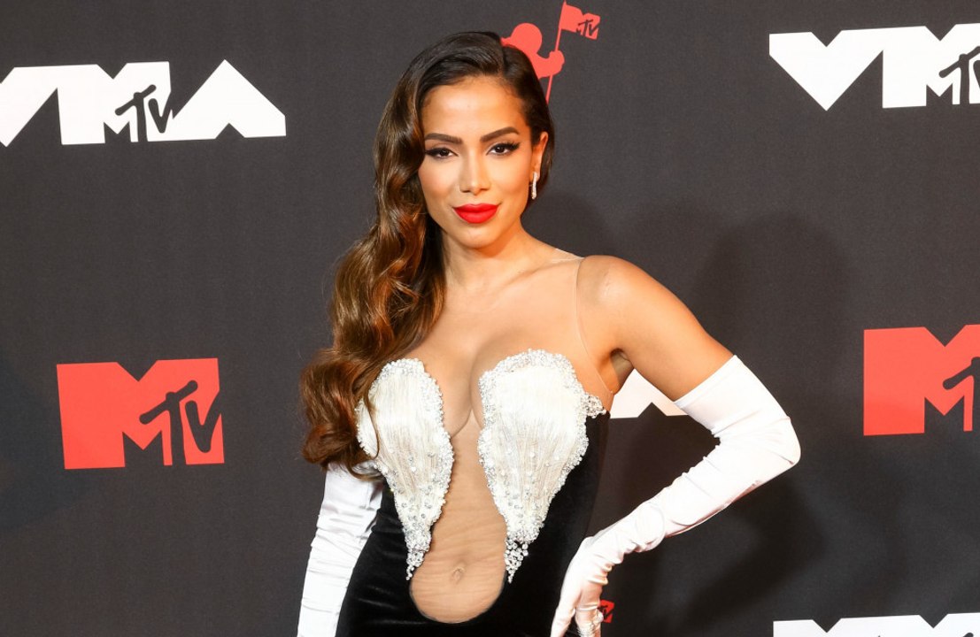 Anitta demonstra arrependimento por uso excessivo de redes sociais: ‘Era horrível'