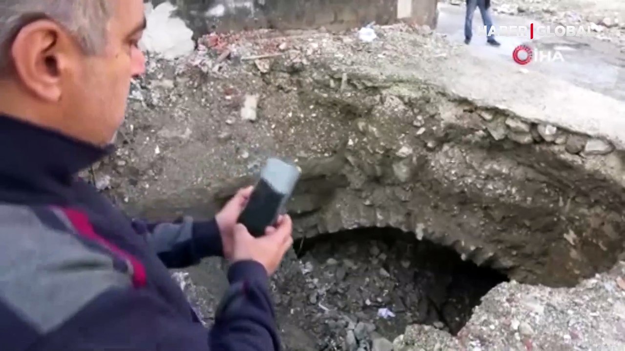 Enkazı kaldırılan binanın temelinde korkunç olay