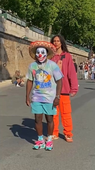 Je fais danser la police