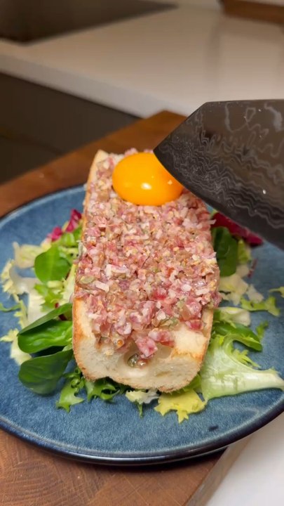 TARTARE DE FUET QU’EST CE QUE ÇA DONNE ?  #fuet #saucisson #test #recette #recipe #recipes #egg #tartare #bread #pain #aperitif #entree #chef #cuisine