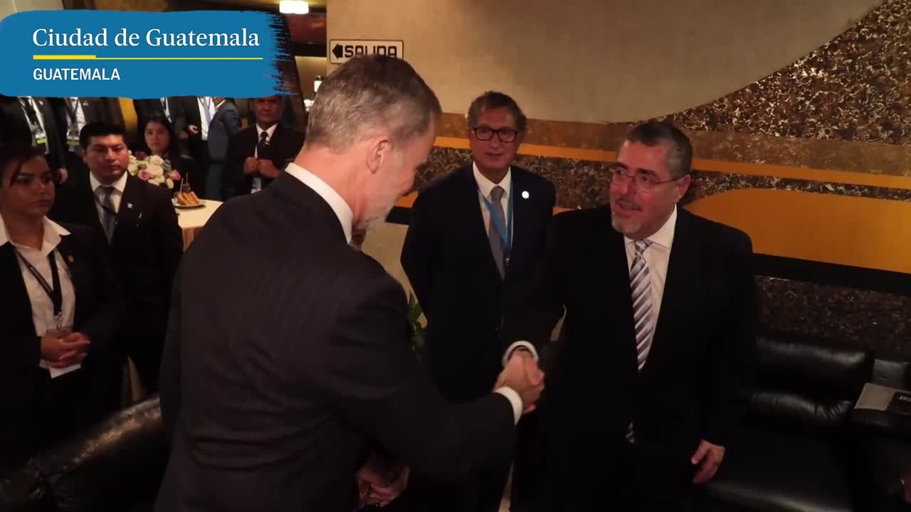 Felipe VI se despide de Arévalo