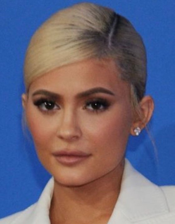 Bio : Kylie Jenner