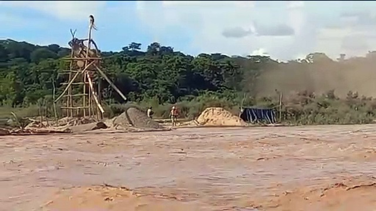 Rescate de dragueros en el río Piraí (Santa Cruz)