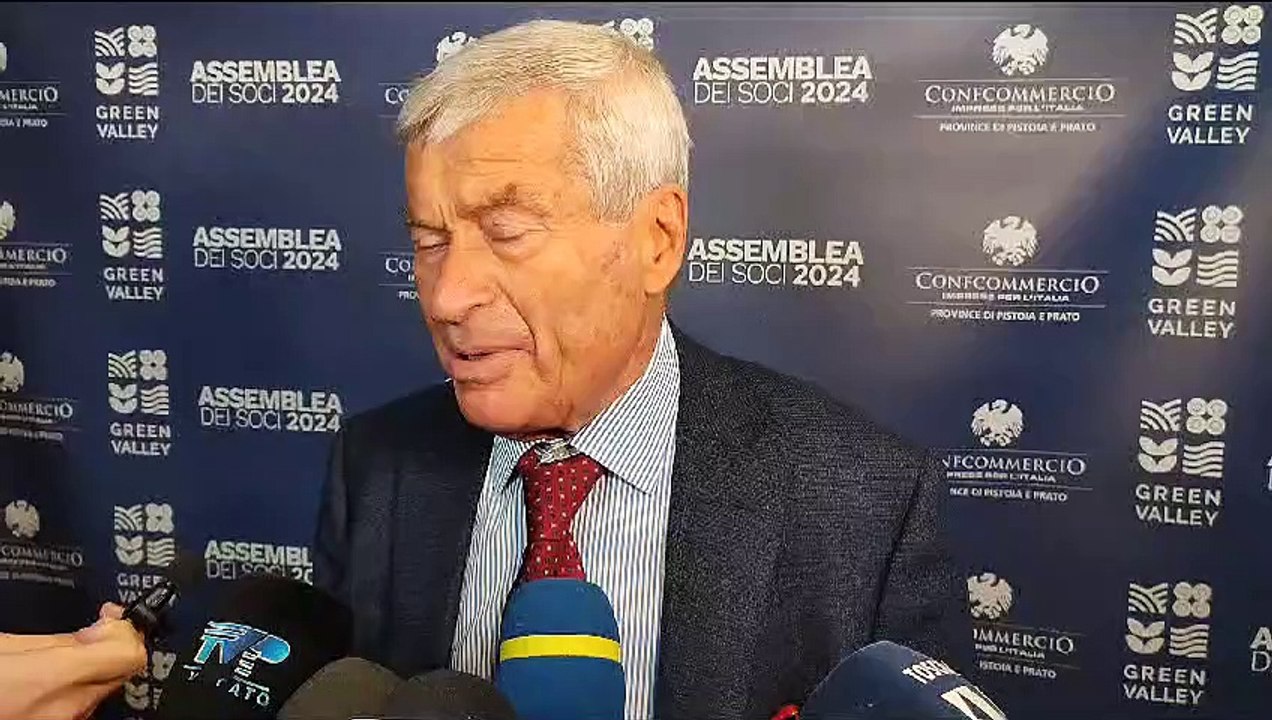 Prato, il presidente di Confcommercio Carlo Sangalli all'assemblea dei soci