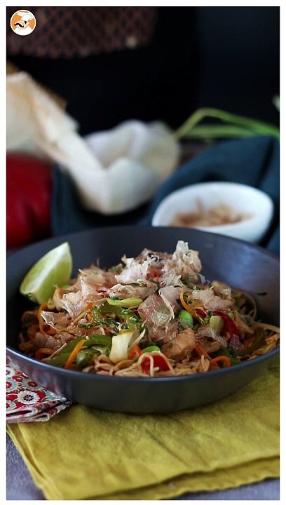 Yakisoba, faimosul fel de mâncare japonez cu tăiței