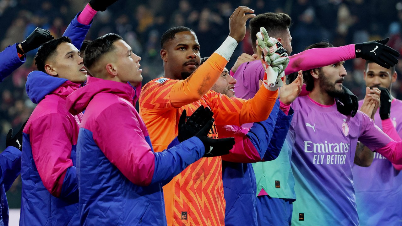 Les Bleus soutiennent Mike Maignan après des chants racistes pendant un match en Italie
