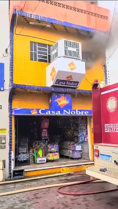 Loja Casa Nobre de Juazeiro (BA) pega fogo