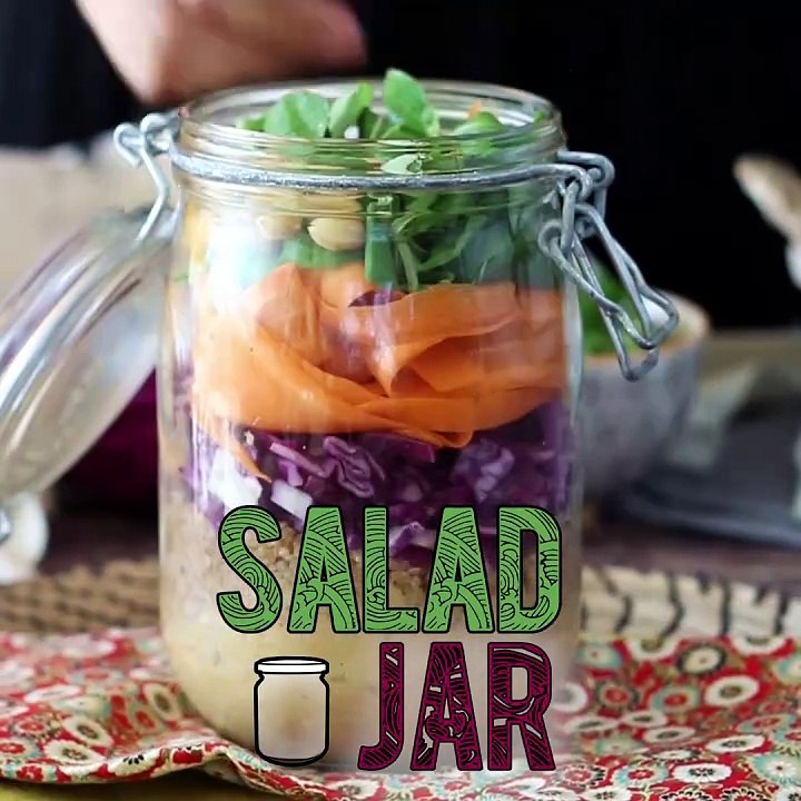 Jar salad: our easy-to-make vegetarian version