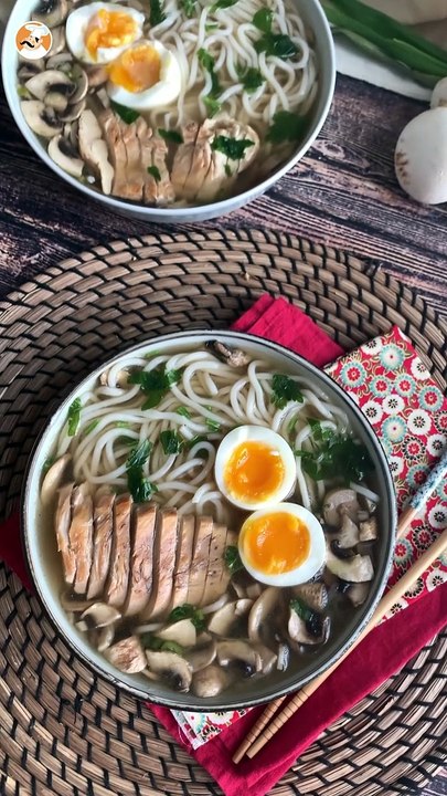 Chicken ramen: the easy version of this iconic asian dish!