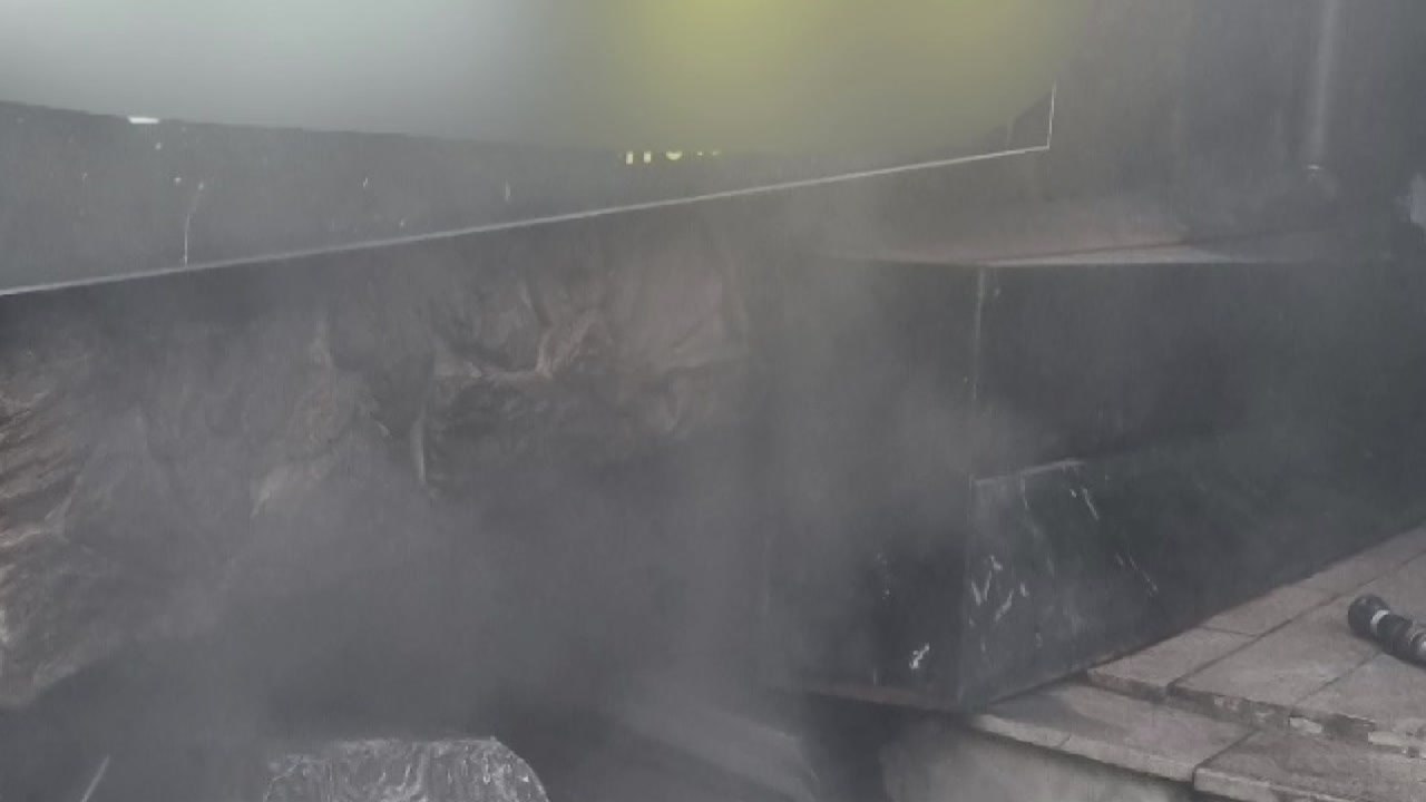 경북 안동 모텔 노래방에서 불...15명 대피 / YTN