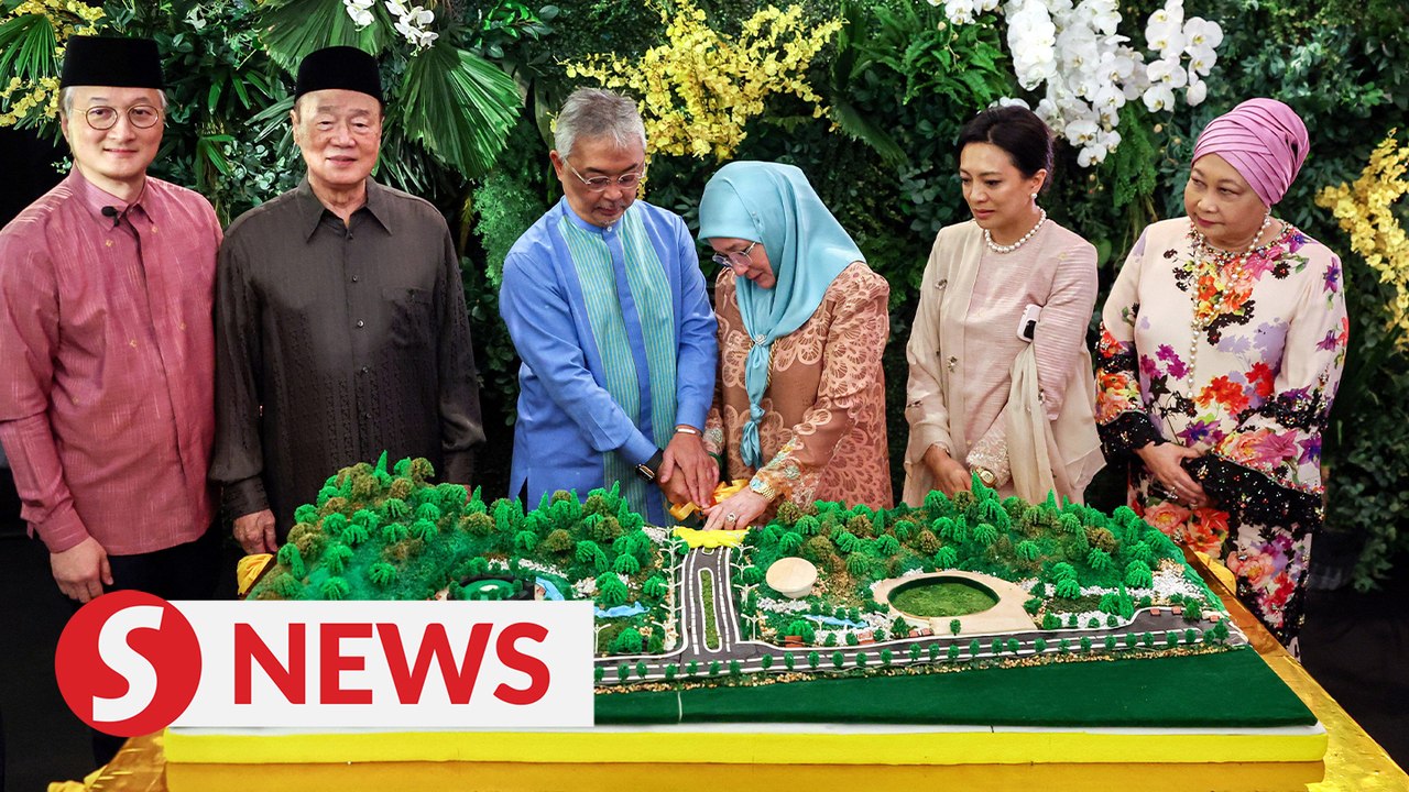 King and Queen officiate Laman Tuanku