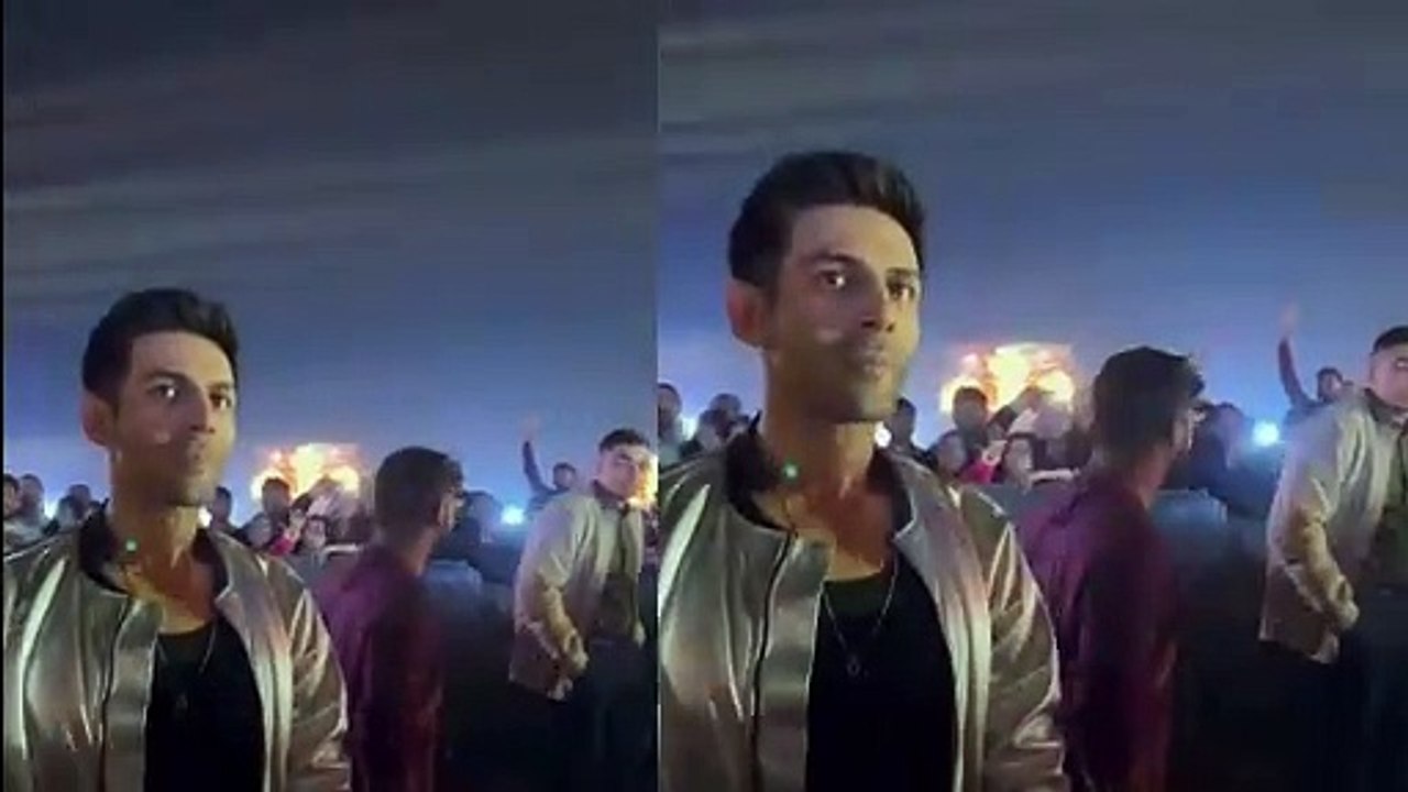 Kartik Aaryan In Shock After Fans FALL On Barricade During an Attempt To Greet Him, Video Goes Viral