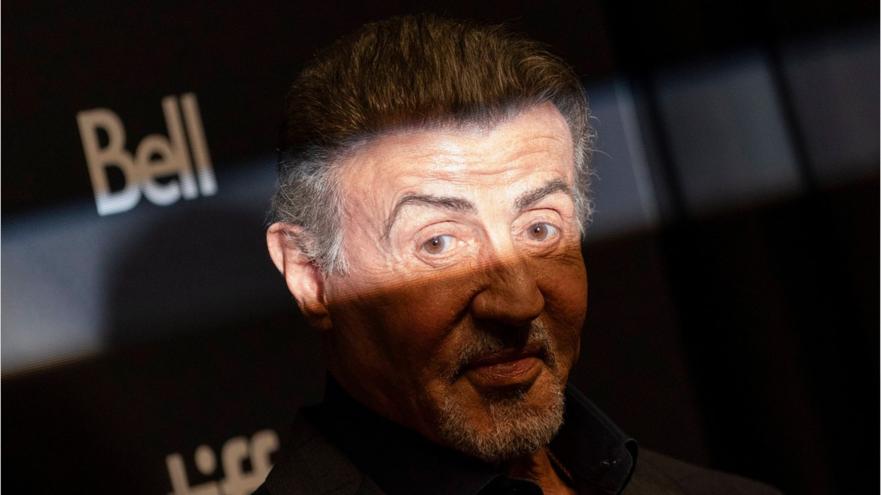 GALA VIDEO - Mort de Carl Weathers, Sylvester Stallone “déchiré” : “Je n'aurais pas pu accomplir Rocky sans lui”