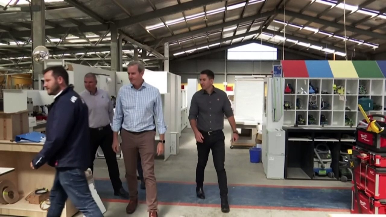 Tasmania's Premier threatens early election