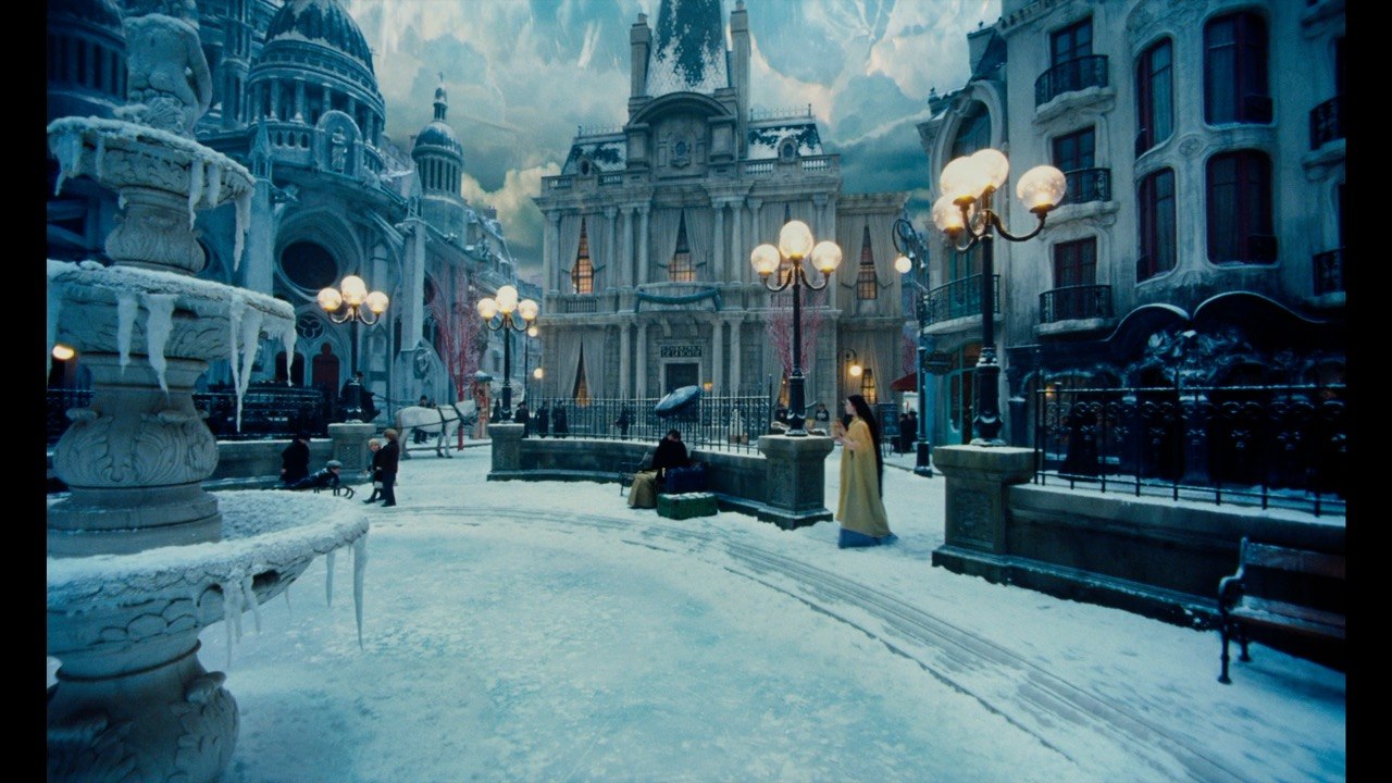 Poor Things Production Design Featurette