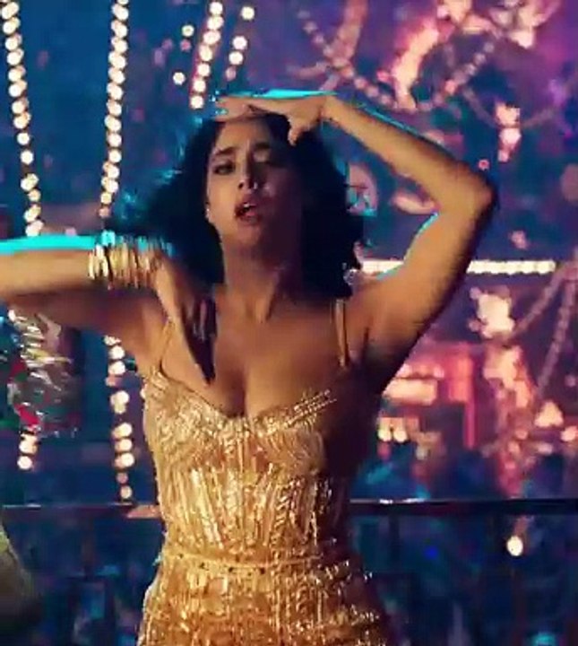 Janhvi Kapoor hot - Heart Throb - Rocky Aur Rani Kii Prem Kahaani