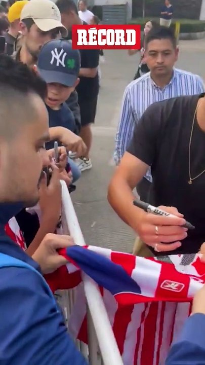 ¿Cuándo DEBUTARÁ CHICHARITO con CHIVAS en LIGA MX?