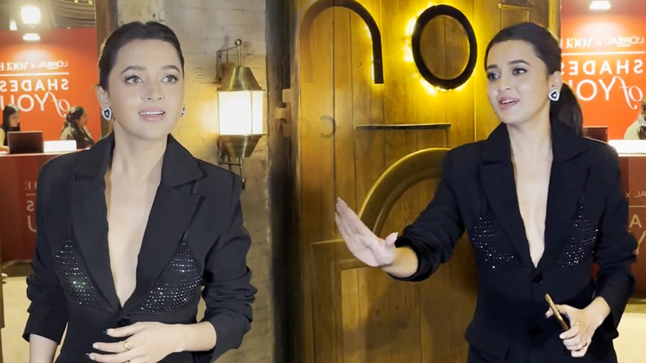 Tejasswi Prakash's Unexpected Moment With Paparazzi