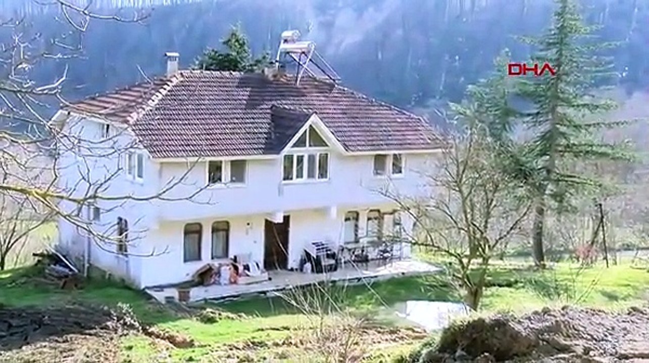 Köylüler diken üstünde: Heyelanlar köyü parça parça yutuyor