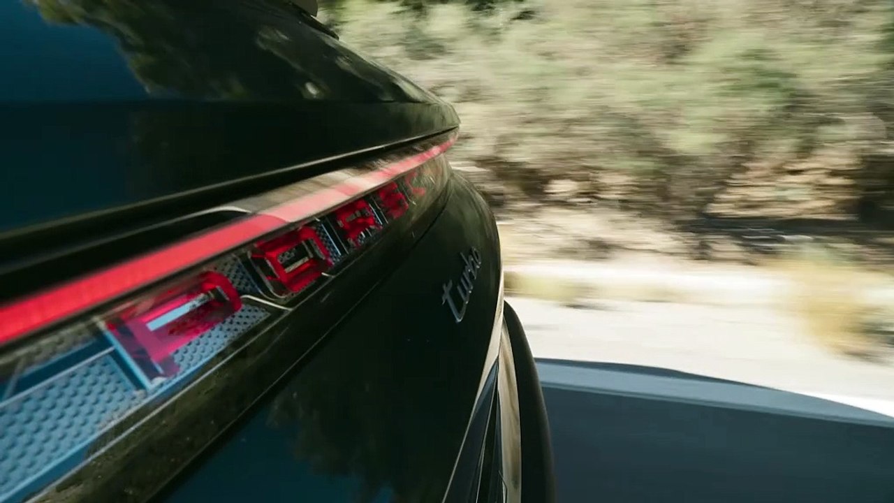 Le Porsche Taycan Cross Turismo reçoit des modifications dans quasiment tous les domaines