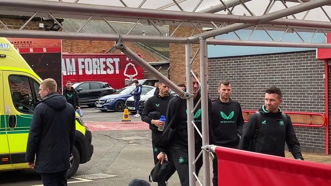 Newcastle United squad arrive at Nottingham Forest