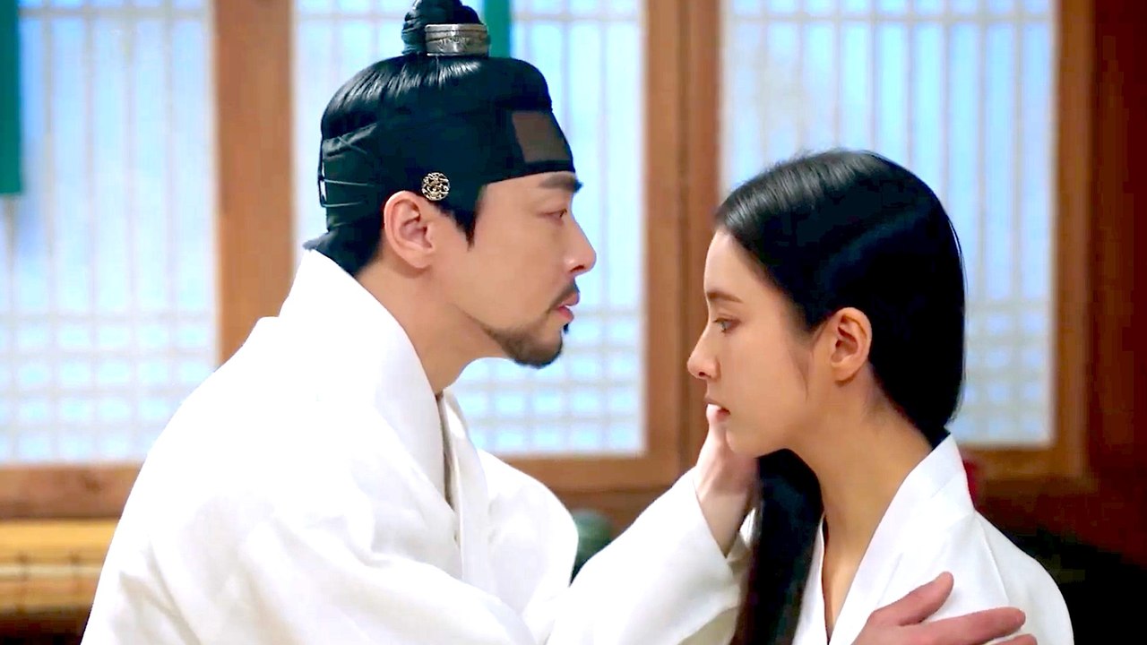 Netflix's Captivating the King Unveils Identity in Riveting Plot Twist