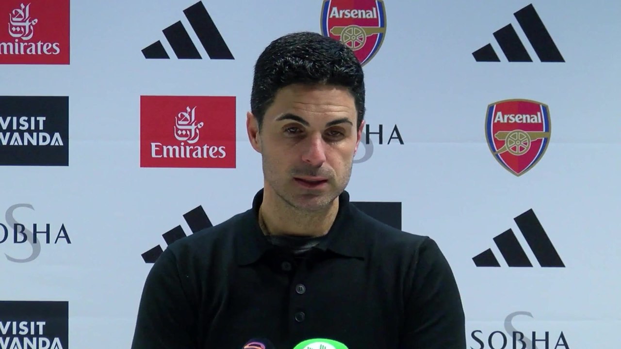 An incredible 4-1 home victory brings Arsenal 2 points from the top of the table