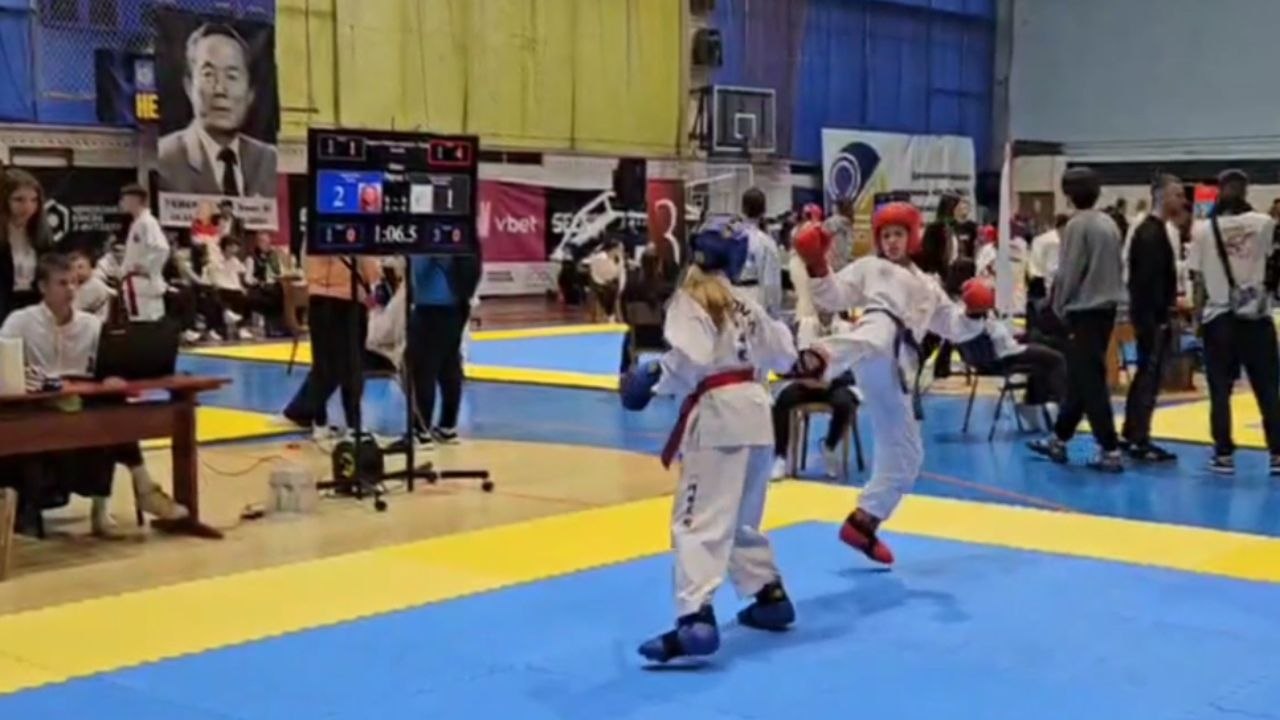 Picture-perfect spinning kick makes girl question her choice to fight in Taekwon-Do tournament